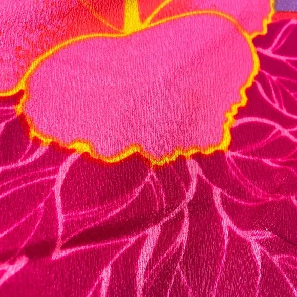 Women's Barkcloth Aloha Shirt - Picture 8 of 8